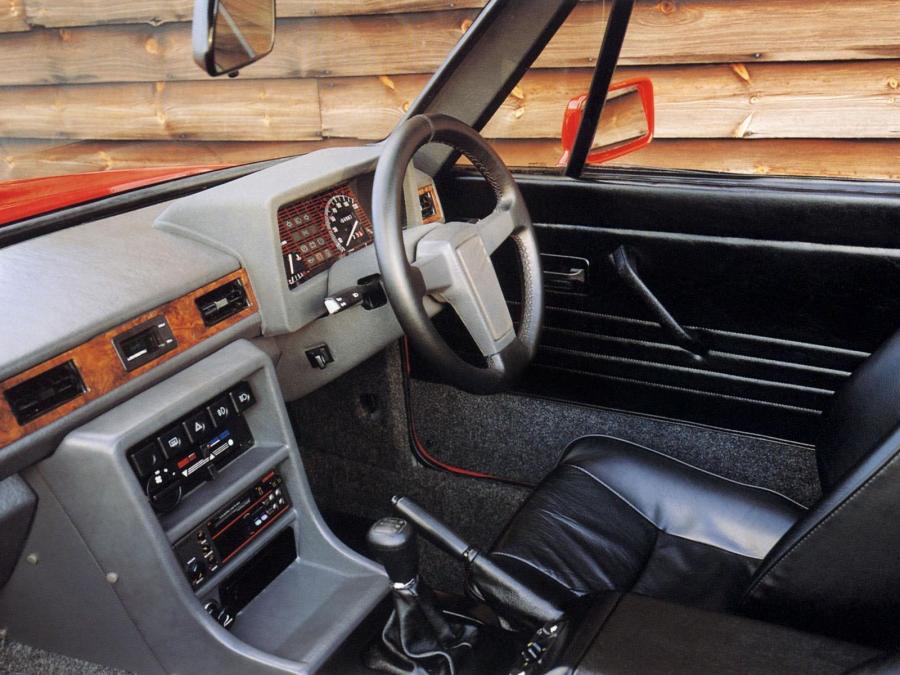 Интерьер Reliant Scimitar SST 1990 года  (фото 6 из 6)